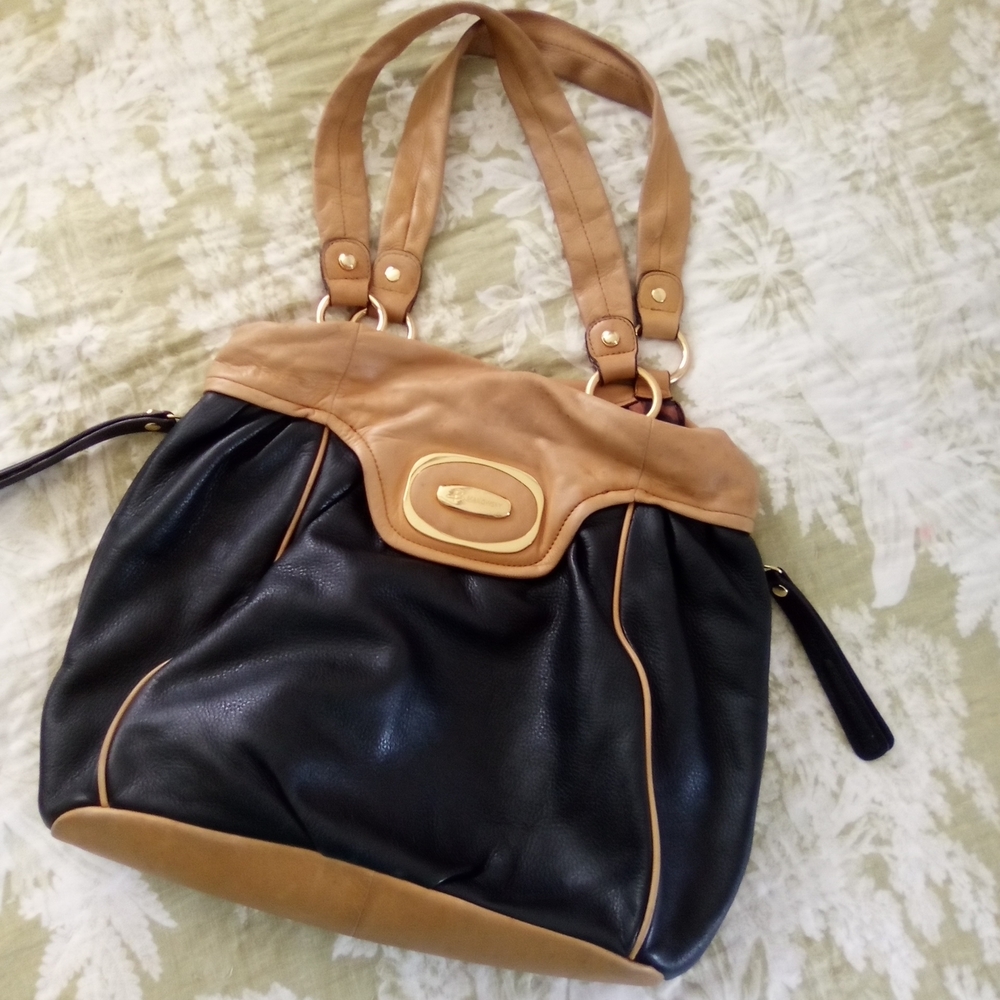 B Makowski Soft Leather Handbag Black Tan Large